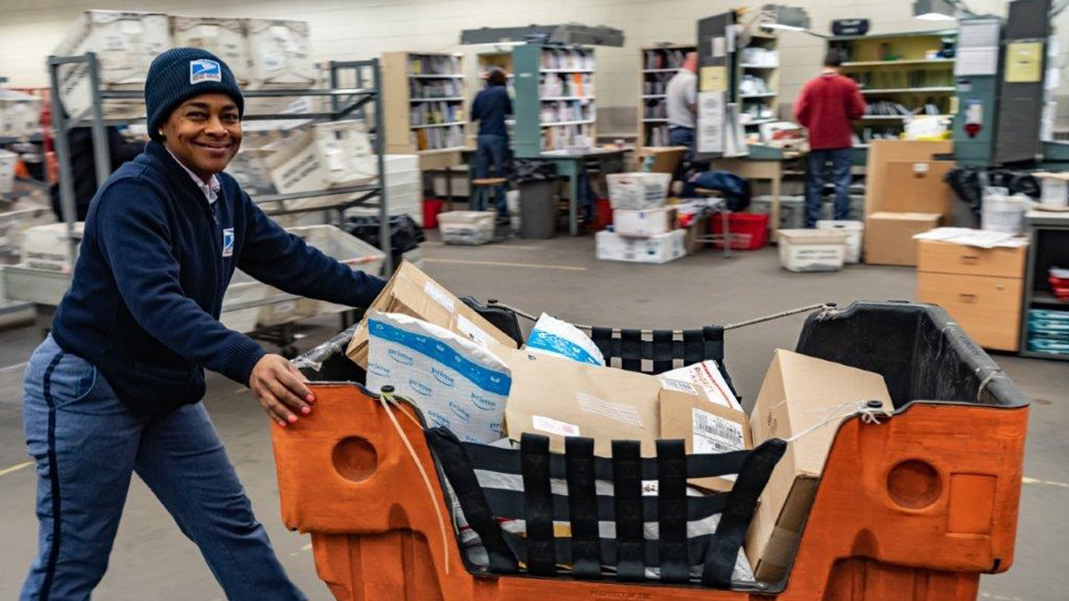letter carrier Melissa Hardin